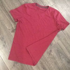 Epic threads maroon short sleeve tee